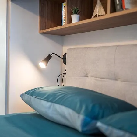 Private Garden&metro 2 Min - Wooden Wave Flat Apartment