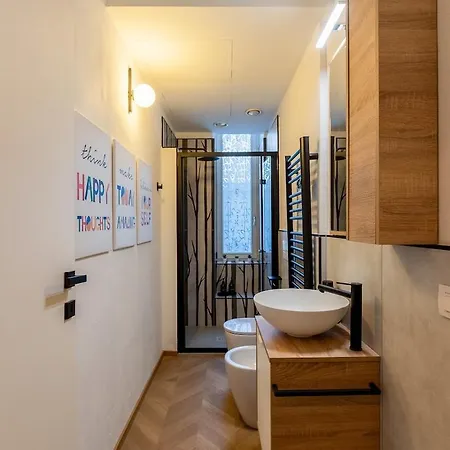 Private Garden&metro 2 Min - Wooden Wave Flat Apartment *